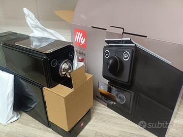 macchina caffè illy