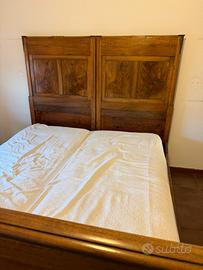 Letto matrimoniale d’epoca in legno