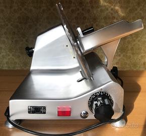 Affettatrice per uso domestico e non solo