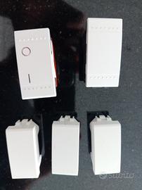 interruttore deviatore tappo bticino living