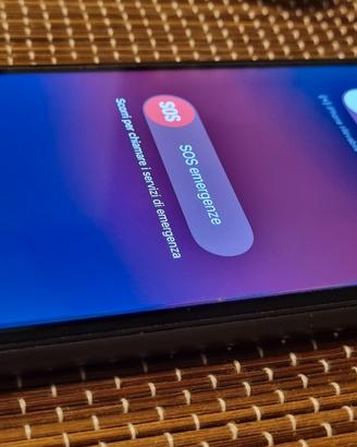 iPhone 11 come nuovo + quad lock