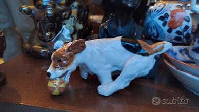 cane cagnolino che gioca con palla Royal Doulton 