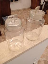 antichi barattoli in vetro 