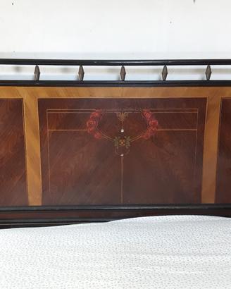 LETTO antico in ferro intarsiato con madreperla