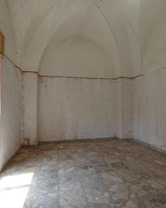 Casa d'epoca indipendente con terrazzo a livello