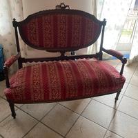 Divano antico restaurato