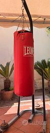 Supporto sacco boxe venum con sacco leone