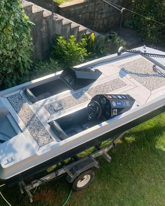 bass boat