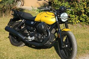 Moto Guzzi v7 stone