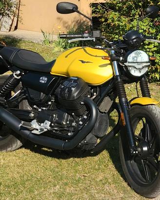 Moto Guzzi v7 stone