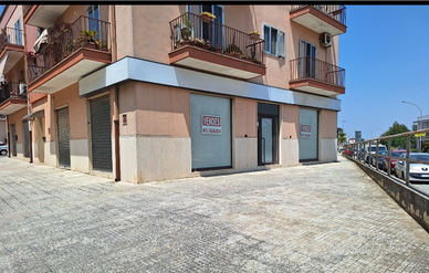 Locale commerciale con laboratorio