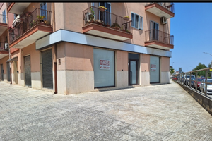 Locale commerciale con laboratorio