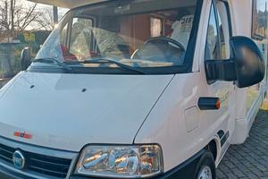 camper ci Elliot garage 