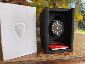 OROLOGIO NIXON SENTRY MEDIUM BLACK LANCETTA BLU