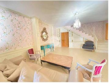 VILLA A SCHIERA A MARANO DI NAPOLI