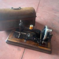 Macchina da cucire antica periodo vittoriano