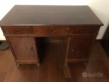 Antica scrivania  epoca