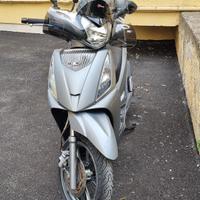 Kymco People 300