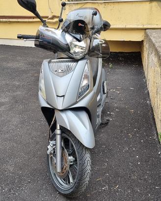 Kymco People 300