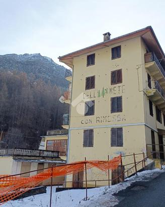 MONOLOCALE A BALME