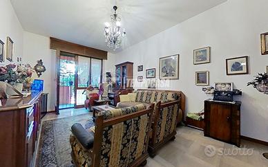 AMPIO BILOCALE CON CUCINA ABITABILE, BOX E CANTINA