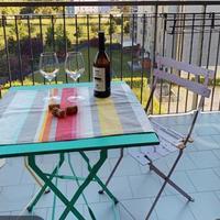 Tavolino e sedie in metallo