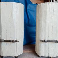 sgabelli in legno massello con appoggiapiedi