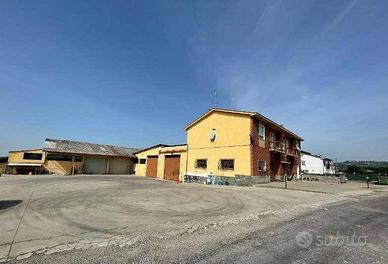 Immobile in asta di 1955 m² con 1 locale a Castegg