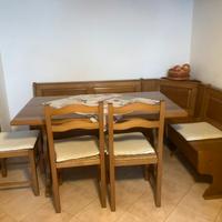 Cucina in buno stato con eletridomestici