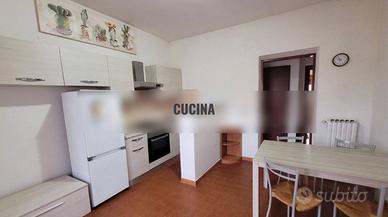 Ardea bilocale con terrazzo e posto auto