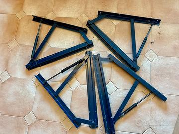 Quattro ammortizzatori per letto contenitore