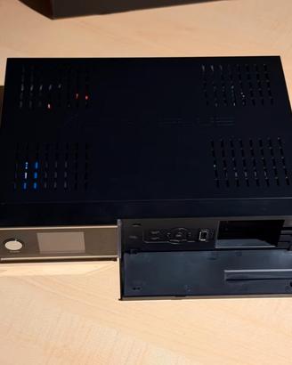 GigaBlue UHD UE 4K FBC Twin Tuner Linux Satelliten