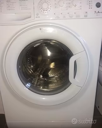 Lavatrice Hotpoint Ariston WML702 classe A++