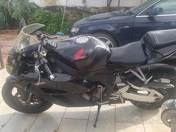 CBR 1000 RR