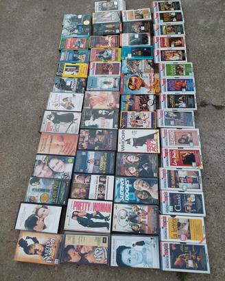 lotto di 56 VHS vintage + 2 VHS omaggio+ custodie 