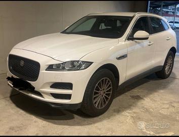 Jaguar F-Pace 2.0 D 180 CV Prestige