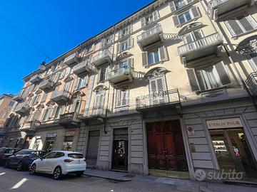 AMPIO LOCALE COMMERCIALE CON BOX/POSTO AUTO IN POS