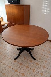 🟤 Tavolo rotondo vintage anni ’60–’70 – 50 €