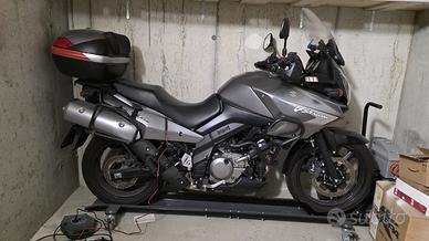 Suzuki V-Strom DL650 Traveller