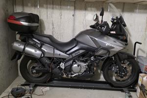 Suzuki V-Strom DL650 Traveller