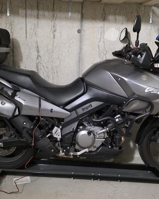 Suzuki V-Strom DL650 Traveller