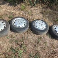 cerchi più pneumatici 