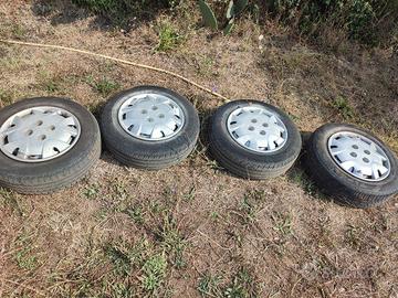 cerchi più pneumatici 