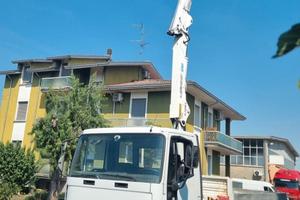 IVECO EUROCARGO 170 E 23 con GRU BONFIGLIOLI