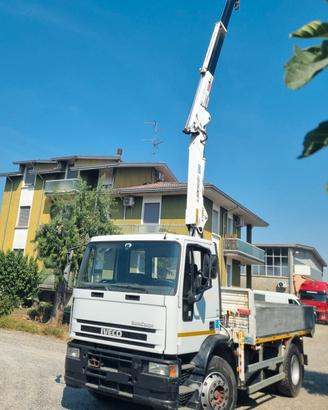 IVECO EUROCARGO 170 E 23 con GRU BONFIGLIOLI