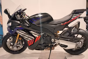 Aprilia RSV4 1100 Factory