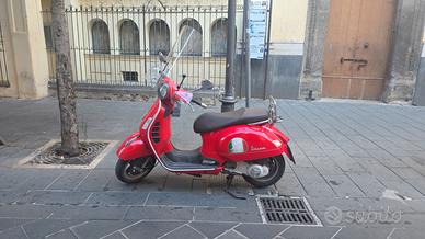 Vespa GTS 