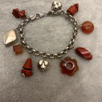 Bracciale in argento con ciondoli