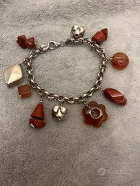 Bracciale in argento con ciondoli