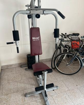 Palestra multifunzione compatta praticamente nuova